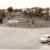 Náves, dříve bývalý rybník okolo roku 1978